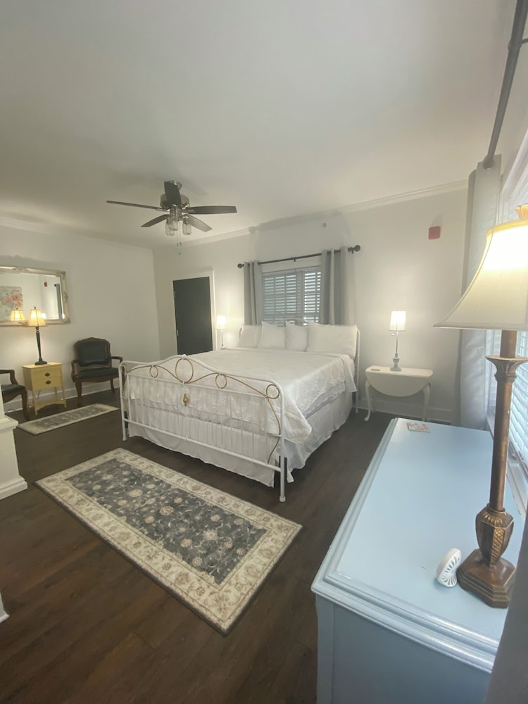 201 Tar River Room photo 3