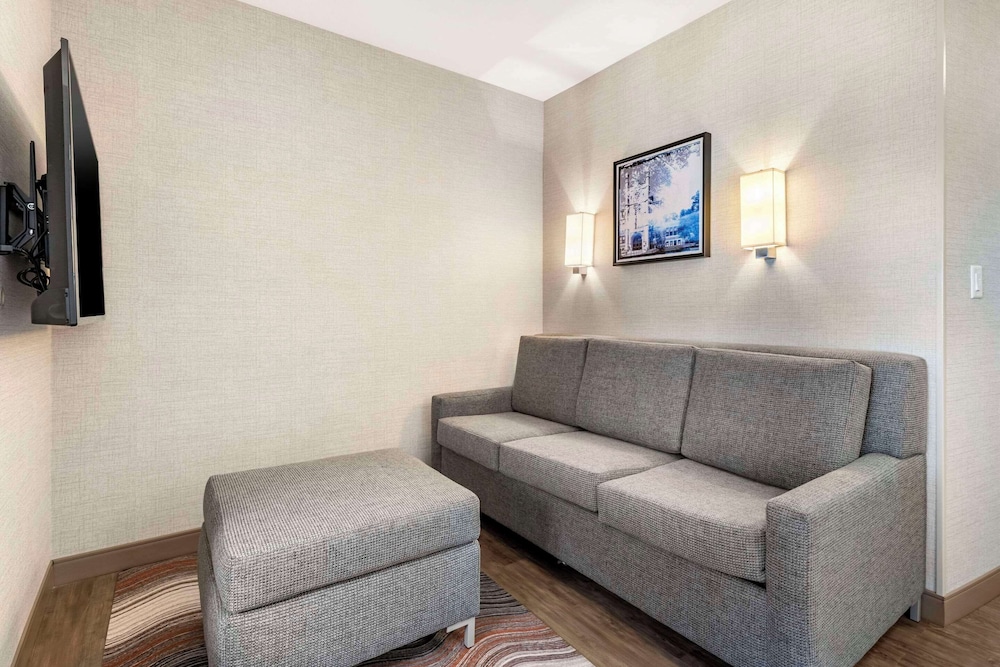 King Studio Suite - Photo 3