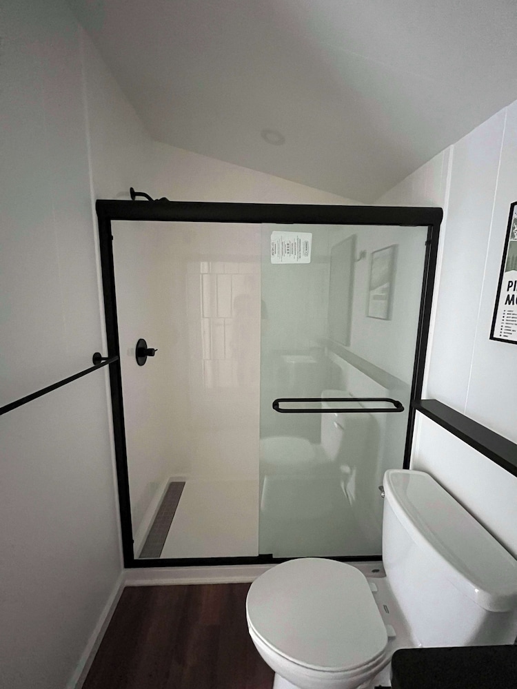 Cabin, 1 King Bed (One Bathroom Studio) - Photo 16