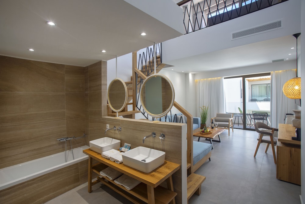 Deluxe Suite, Split Level thumbnail 5