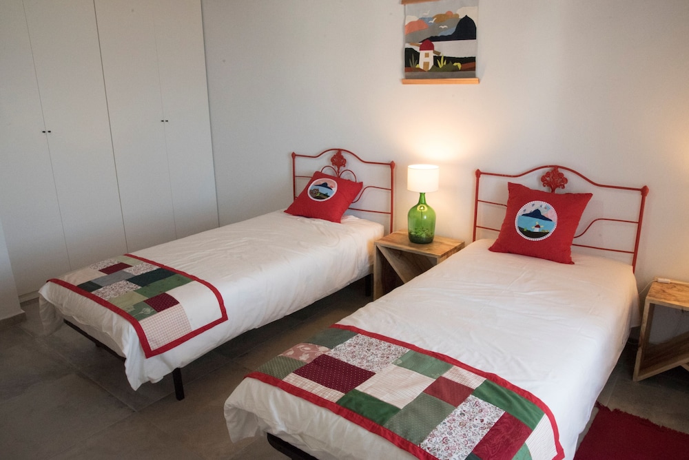 Apartment, 2 Bedrooms, Terrace, Ocean View photo 1