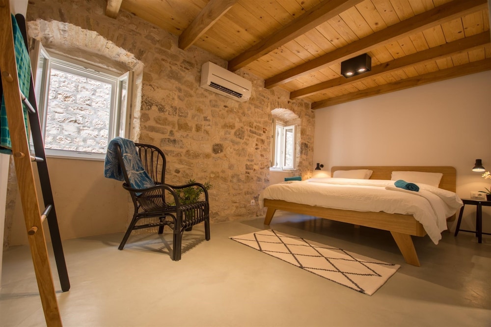 Traditional House, 3 Bedrooms