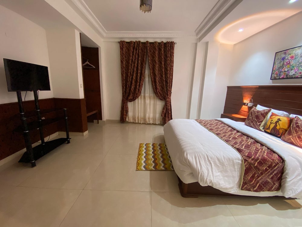 Superior Suite, City View photo 3