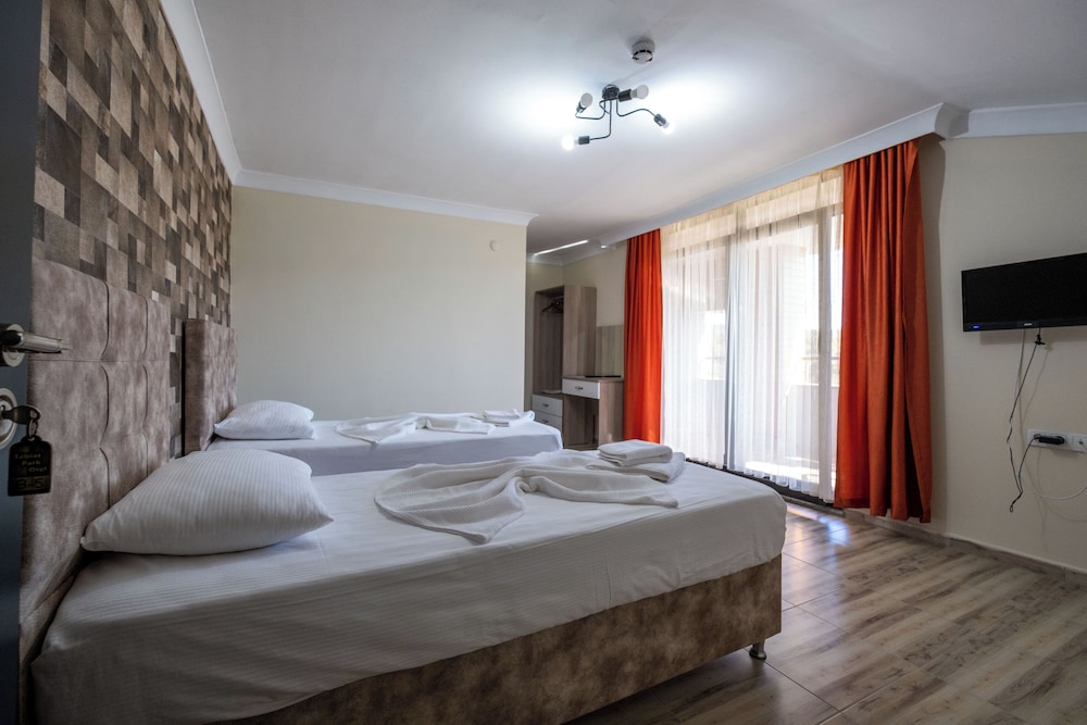 Deluxe Triple Room photo 1