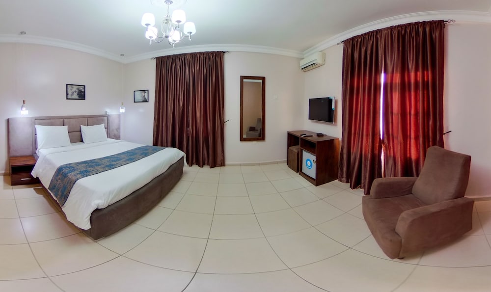 Deluxe Room - Photo 13