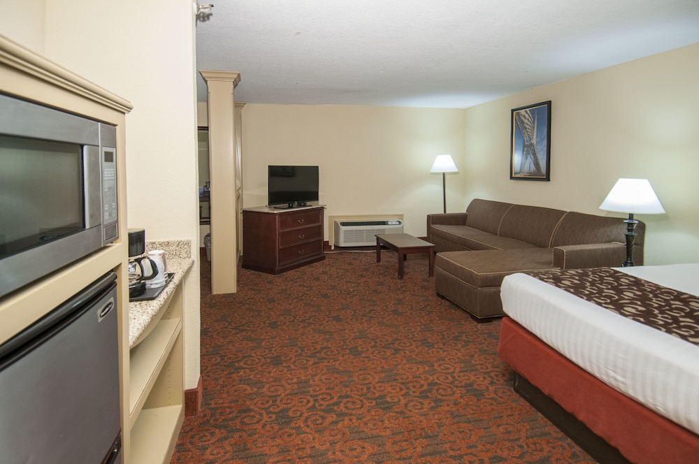 Executive King Suite/Separate Living Room & Full Size Bed photo 2