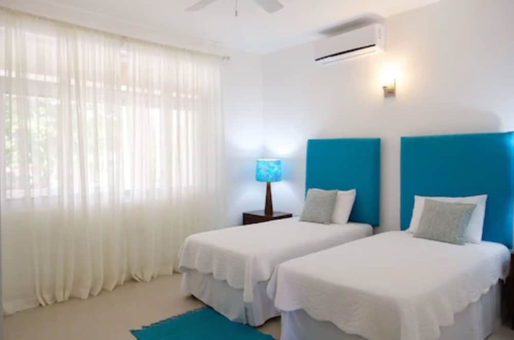 Panoramic Apartment, 2 Bedrooms, Balcony, Ocean View