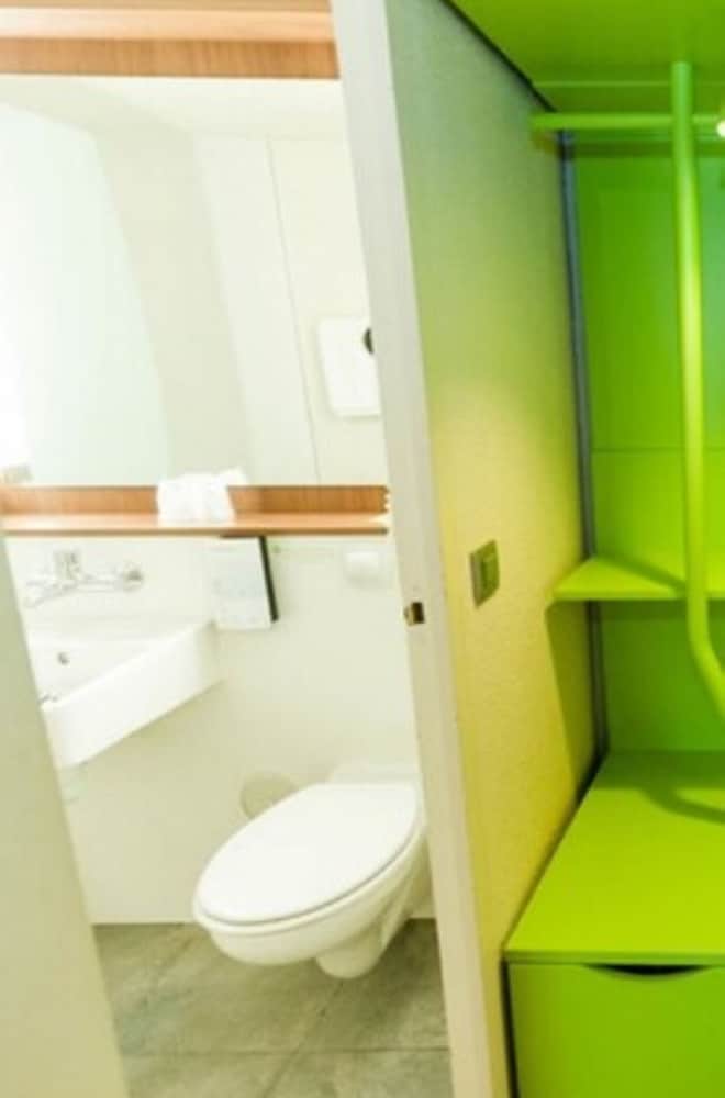 Standard Room, 1 Double Bed - Photo 11