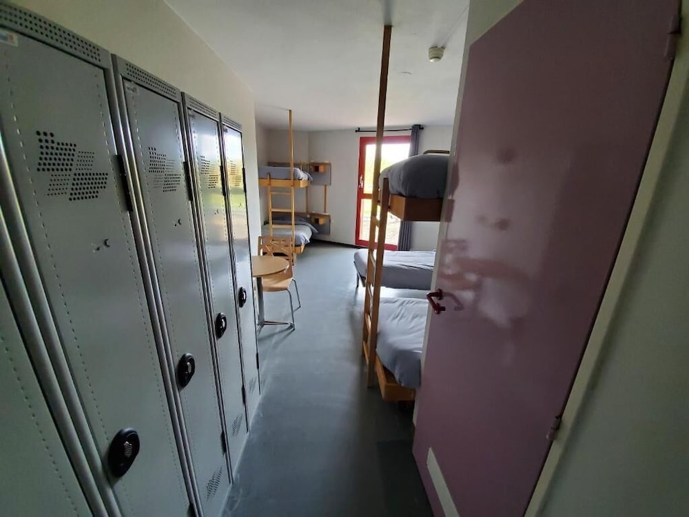 Room for 5 People with Ensuite Bathroom - Photo 12