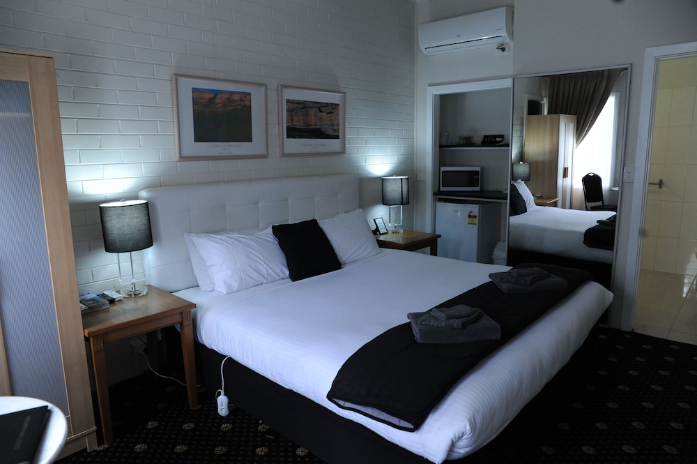 King Room (Wheelchair-Friendly) photo 1