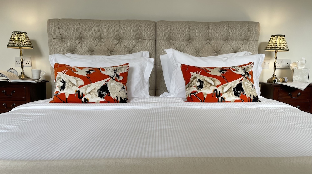 Double Room, Ensuite (Room 2 - Super King) photo 2