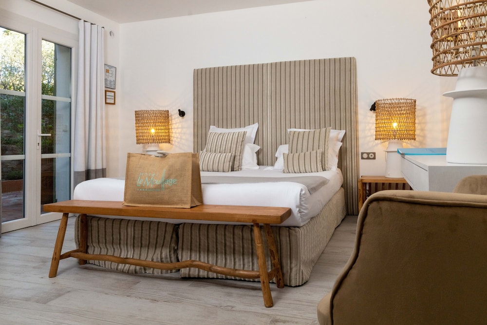 Comfort Room - Photo 1