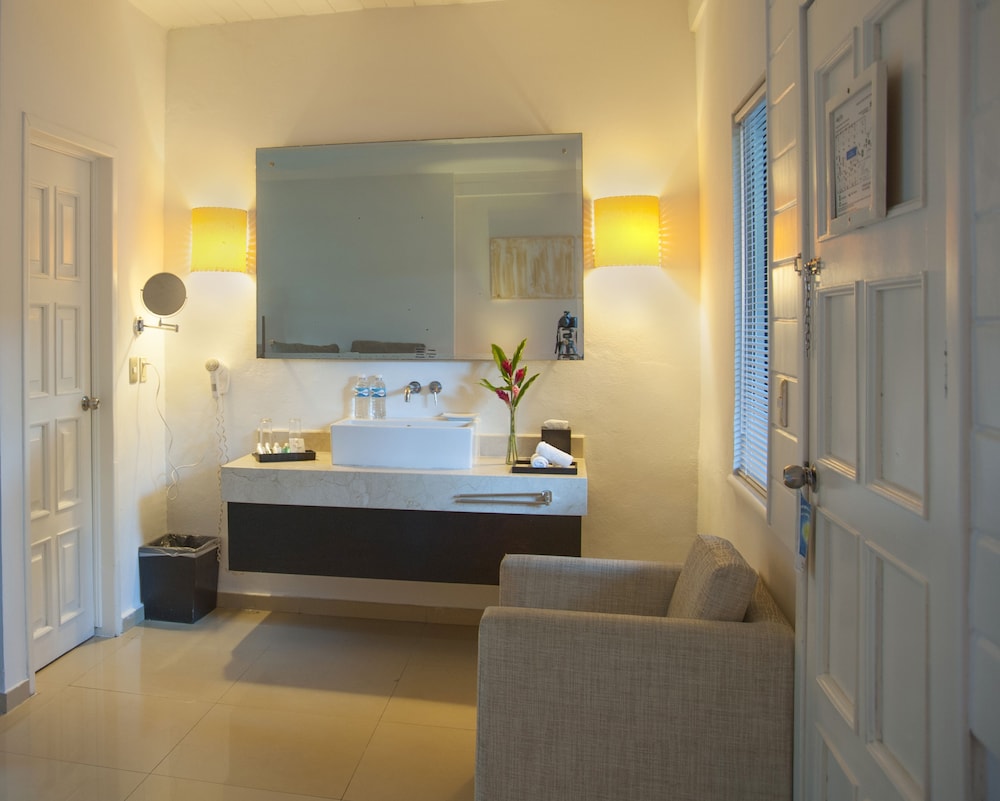 Two Double Beds with Buffet Breakfast, Spa Access and Daily Massage for Couples - Photo 7