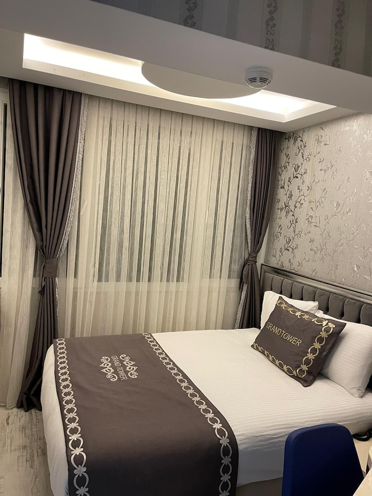 Grand Quadruple Room photo 2