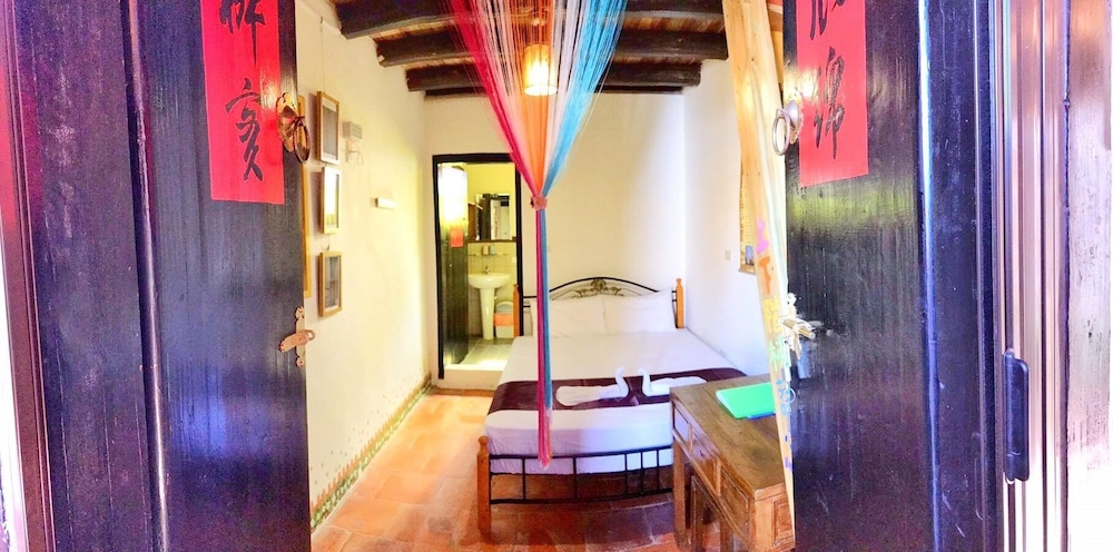Exclusive Double Room, Ensuite, Mezzanine photo 2