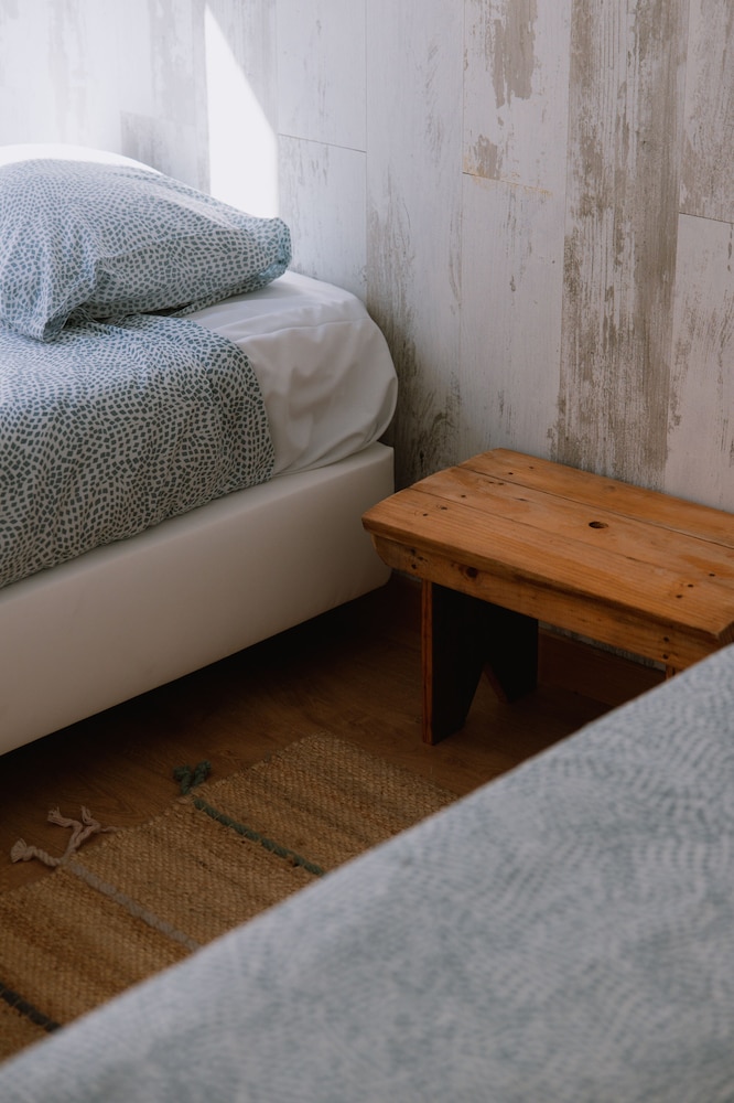 Basic Twin Room - Photo 3