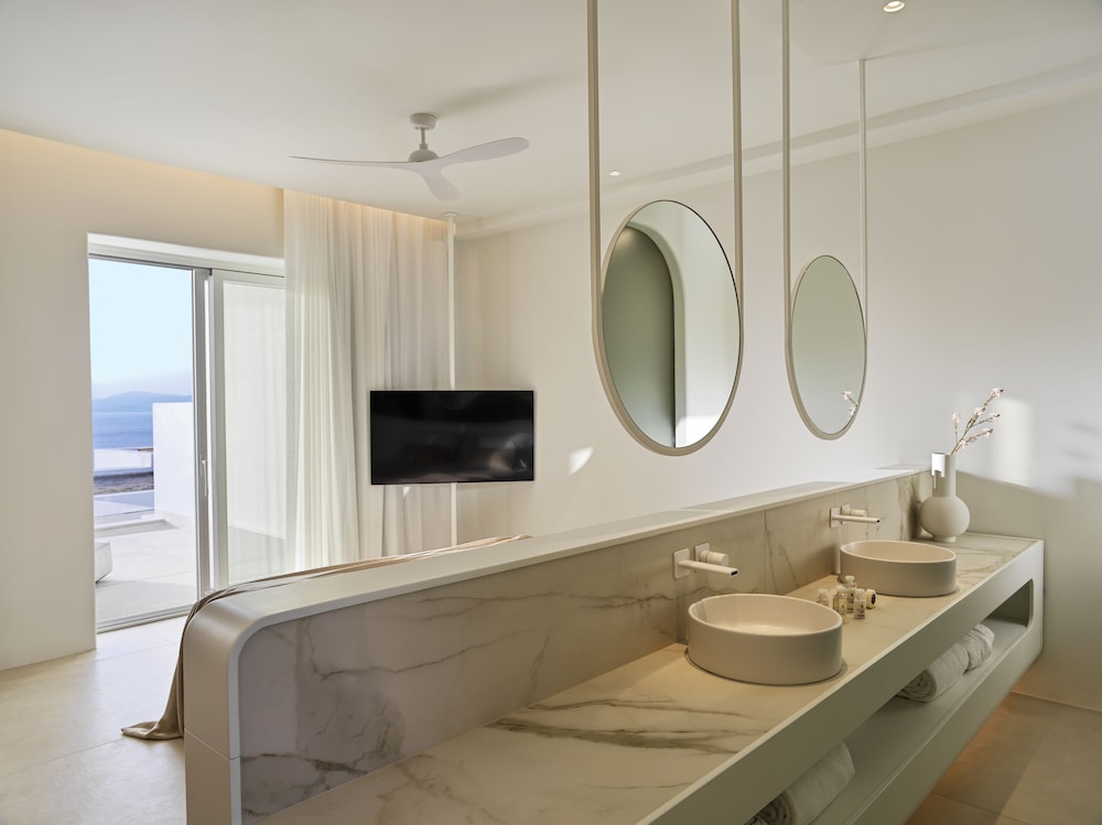Suite, Private Pool, Sea View - Photo 16