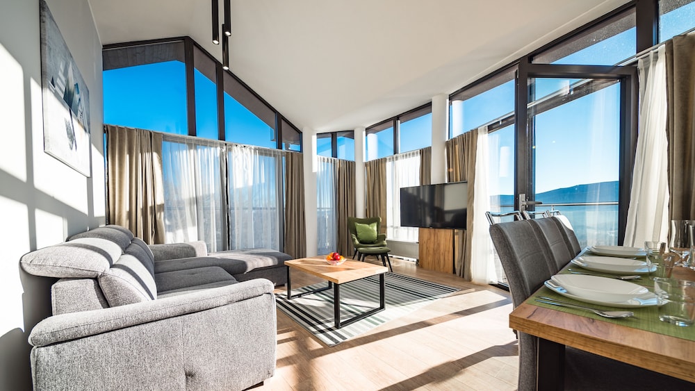 Apartment (3122)