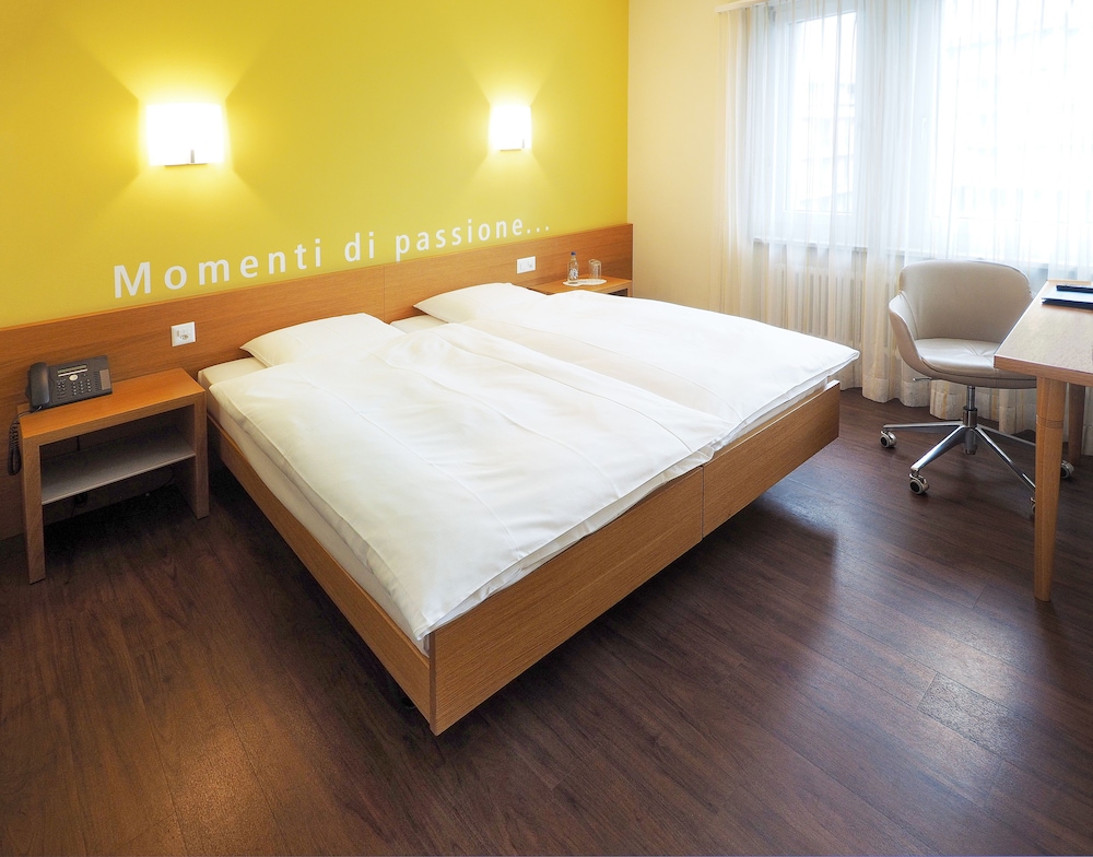 Standard Double Room photo 3