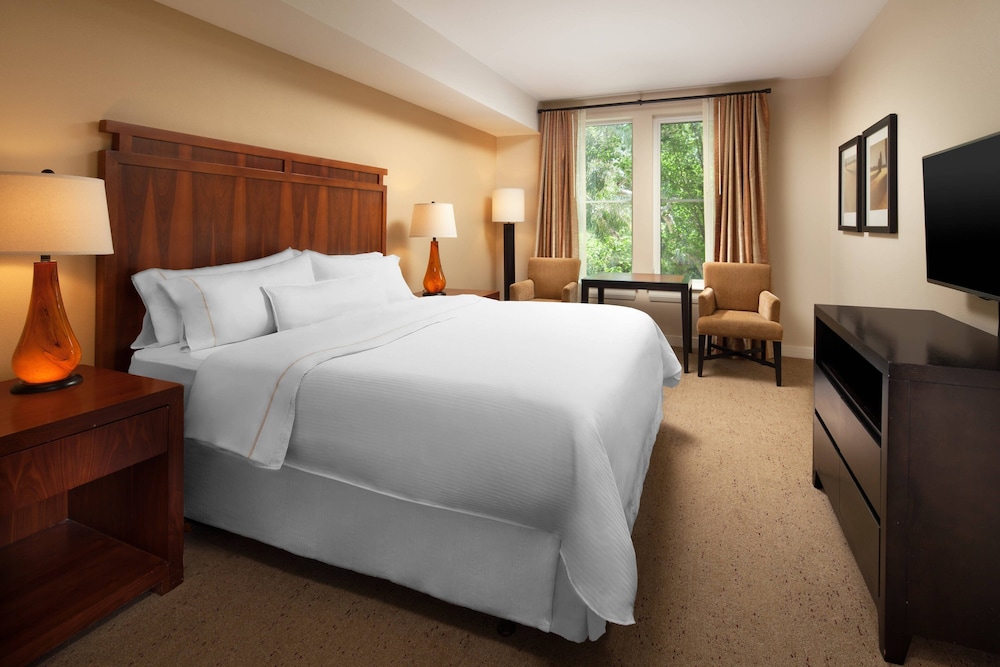 Traditional Room, 1 King Bed - Photo 1