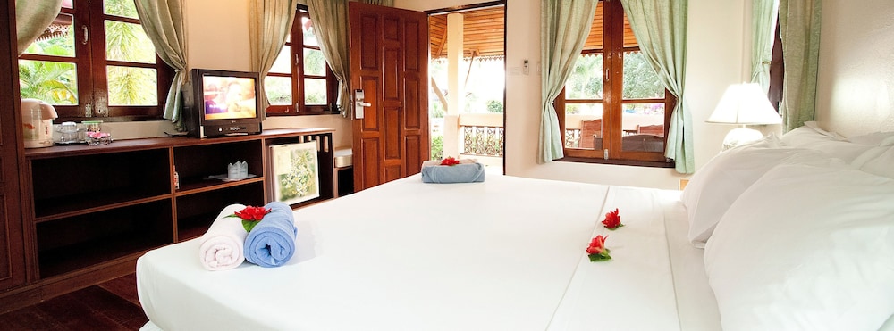 Deluxe Beachpool or Beachfront Cottage - Photo 20