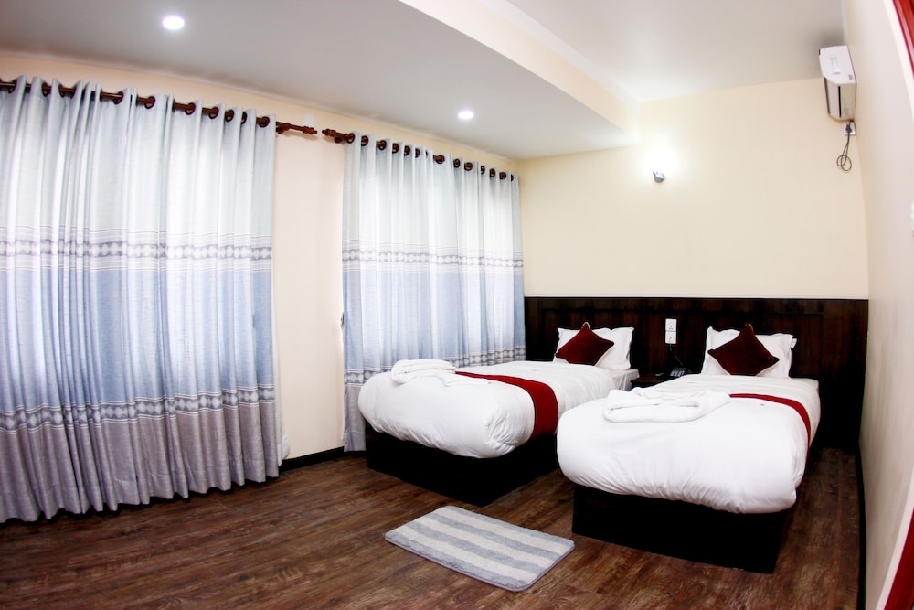 Deluxe Family Room