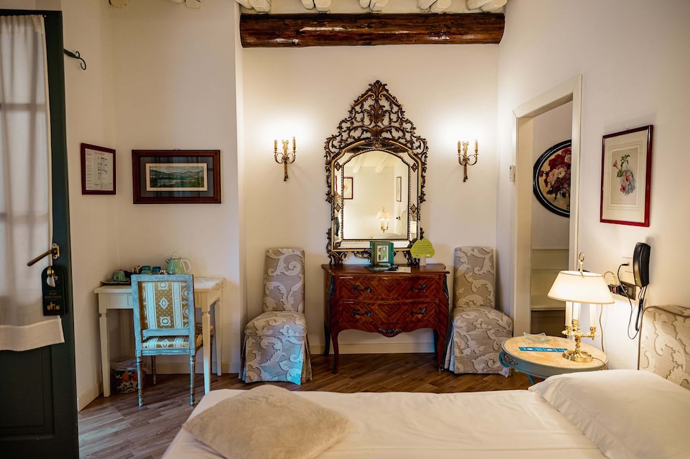 Double or Twin Room photo 3