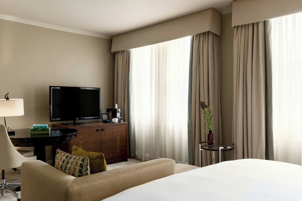 Royal Suite, 3 Bedrooms thumbnail 5