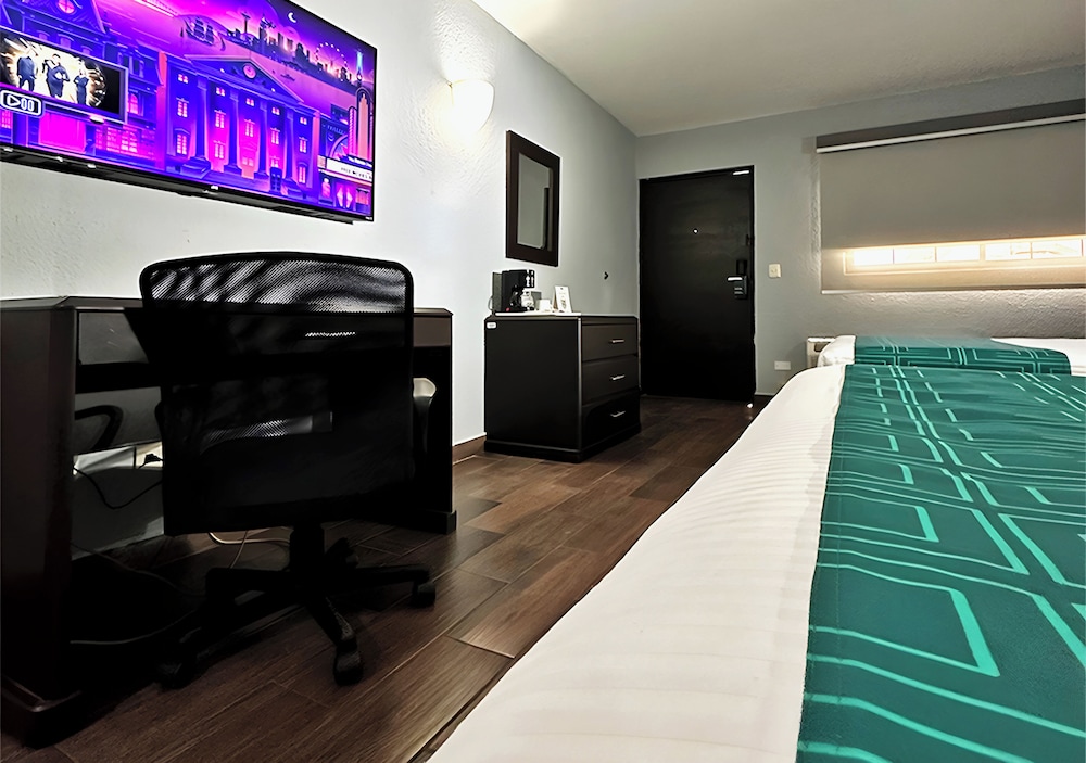 Deluxe Double Room - Photo 9