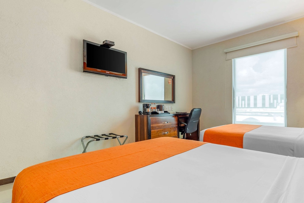 Standard Double Room, 2 Double Beds, Non Smoking - Photo 8