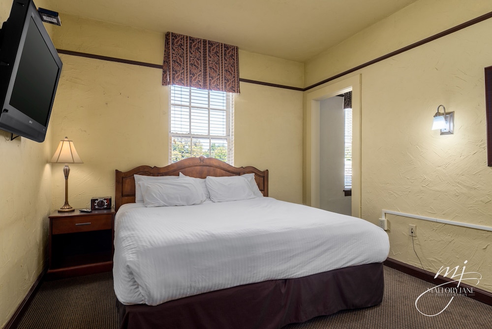 Historic King Suite