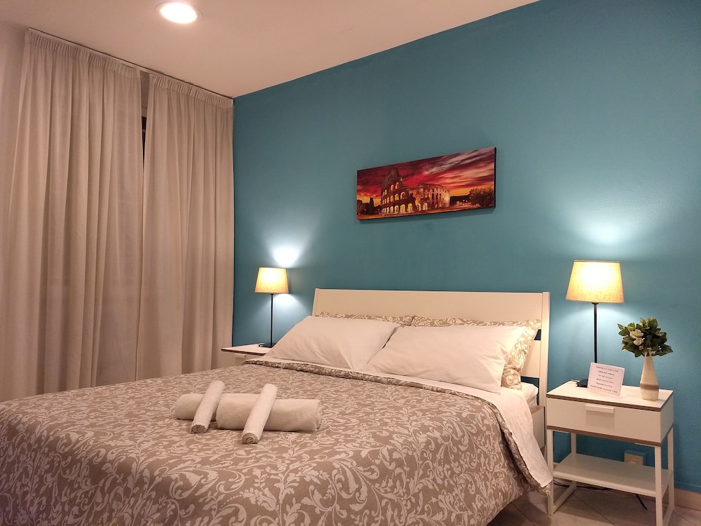 Economy Triple Room, Shared Bathroom (Turquesa 1)