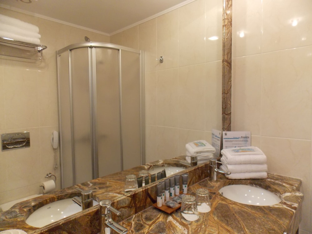 Standard Room, 3 Twin Beds, Non Smoking, Balcony photo 3