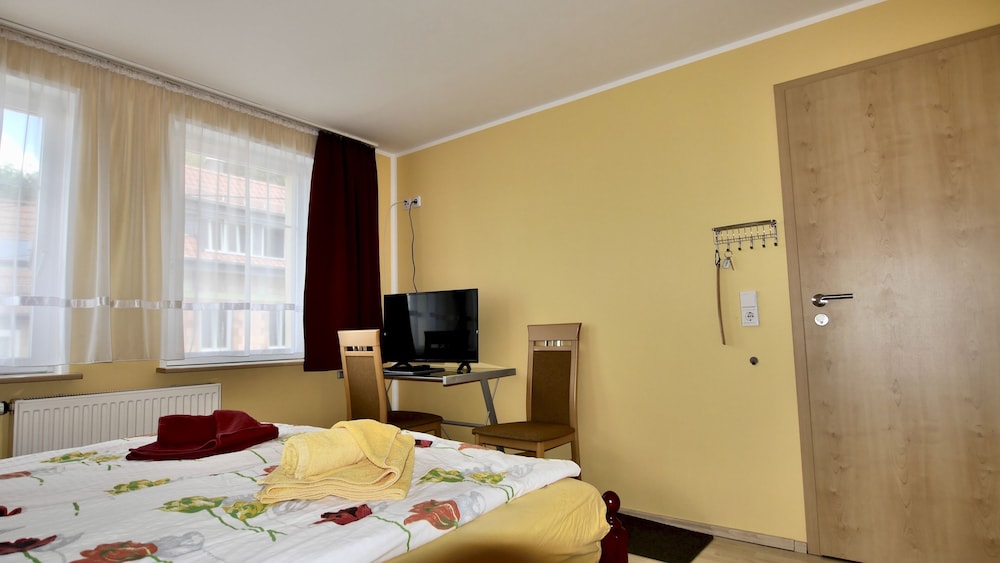 Basic Double Room photo 2
