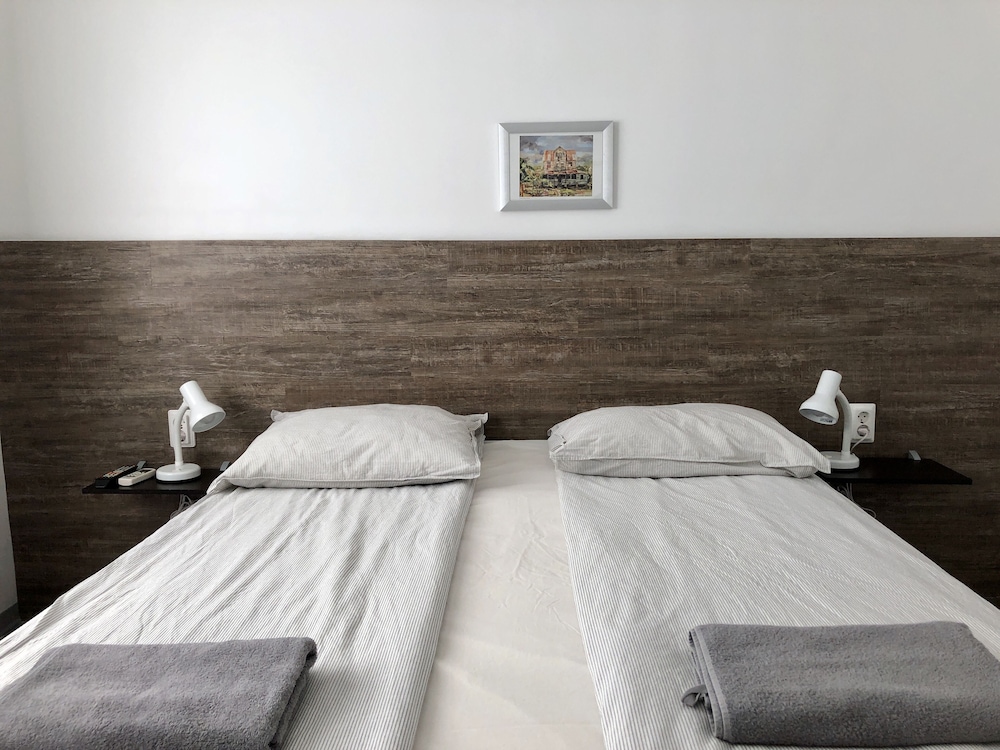 Comfort Room, Pool View, Poolside