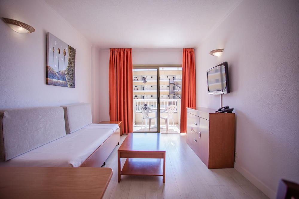 Classic Apartment, 1 Bedroom (2 Adults and 1 Child) thumbnail 6