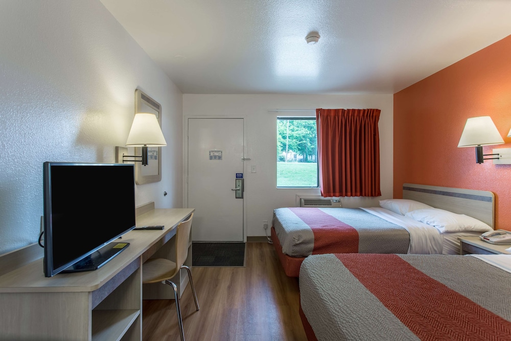 Standard Room, 2 Double Beds, Non Smoking photo 2