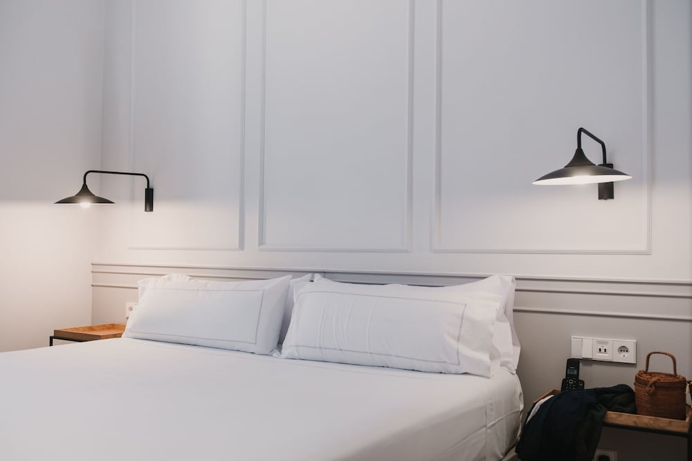 Double Room (2 Adults) - Photo 1