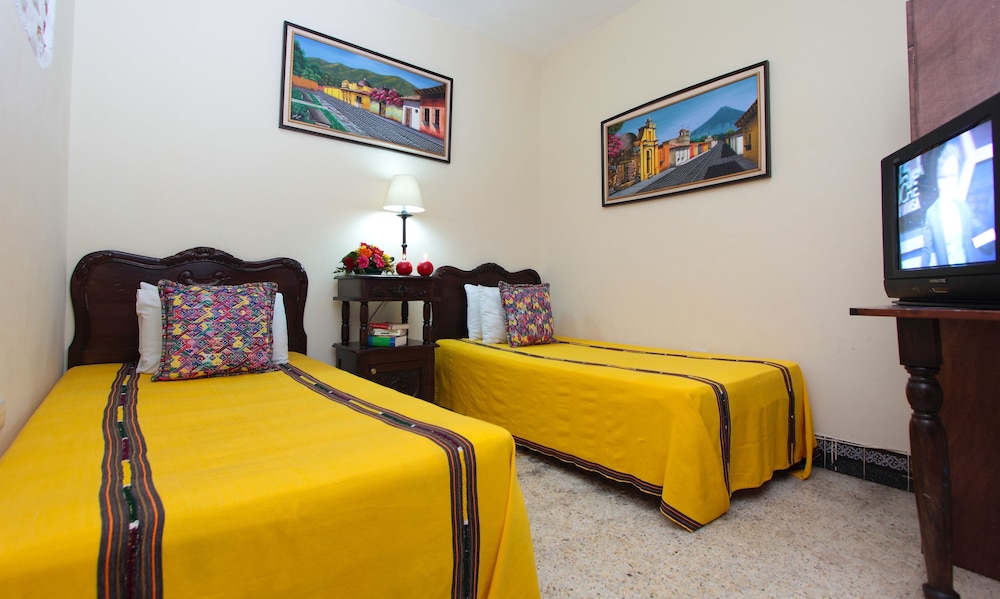 Standard Twin Room, 2 Twin Beds, Private Bathroom, Courtyard Area photo 3