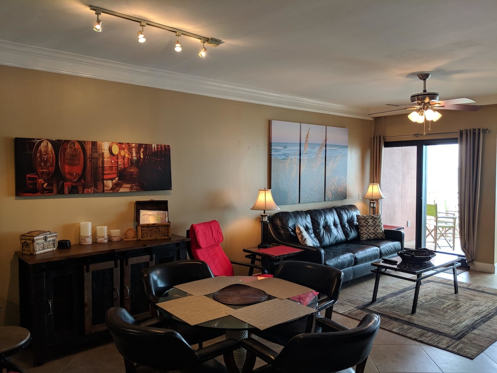 Condo, 2 Bedrooms photo 1