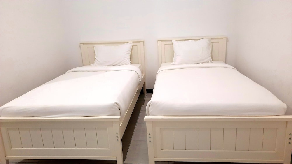 Deluxe Twin Room, 2 Bedrooms, Non Smoking, Private Bathroom photo 2