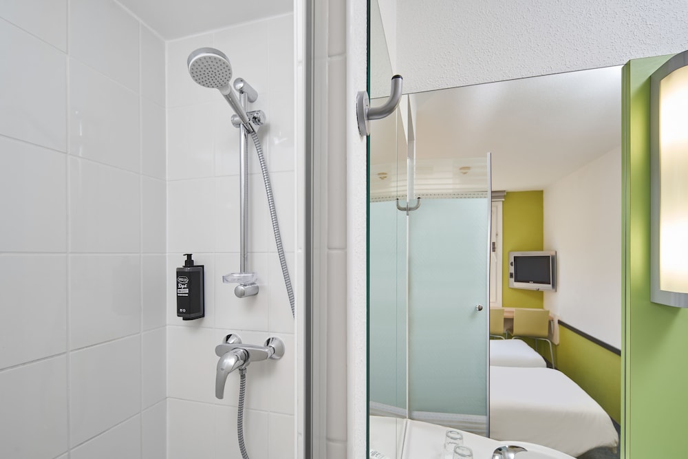 Standard Twin Room, 2 Twin Beds - Photo 4