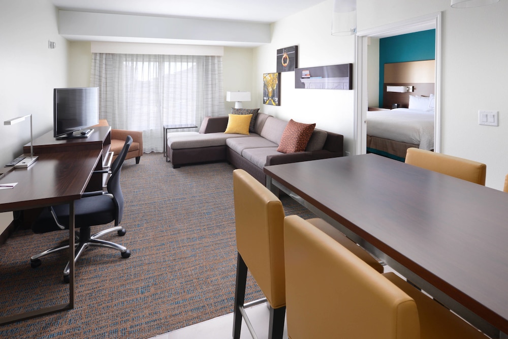 Suite, 1 Bedroom photo 2