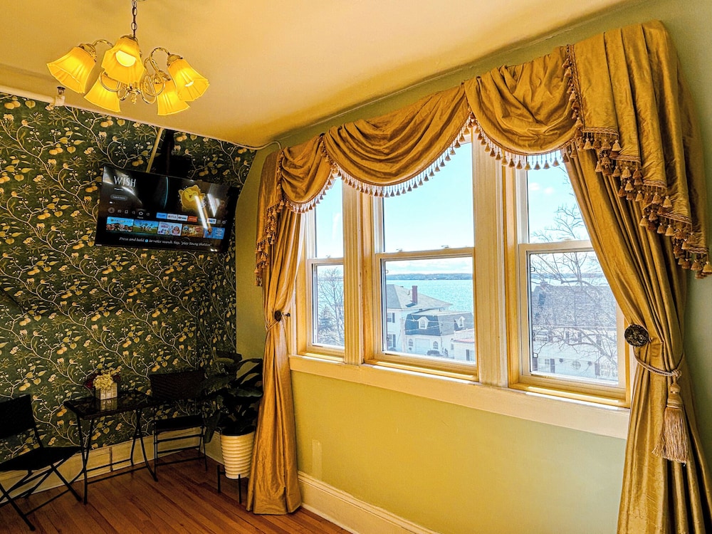 The Captains Quarters-On 3rd floor photo 2