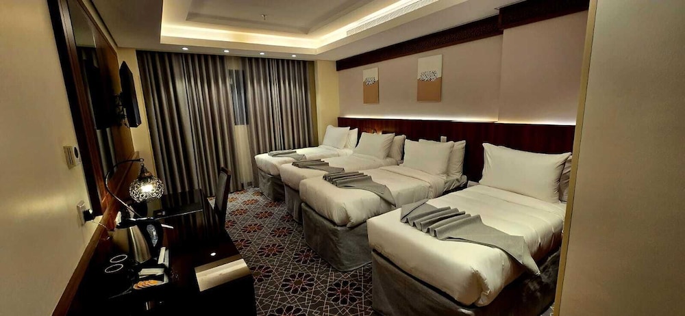 Deluxe Quadruple Room photo 2