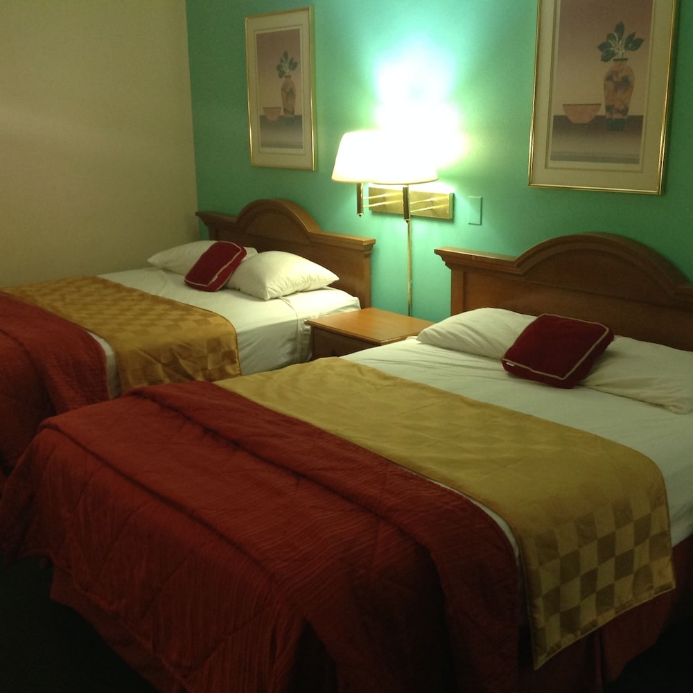 Standard Double Room, 2 Double Beds, Non Smoking photo 2