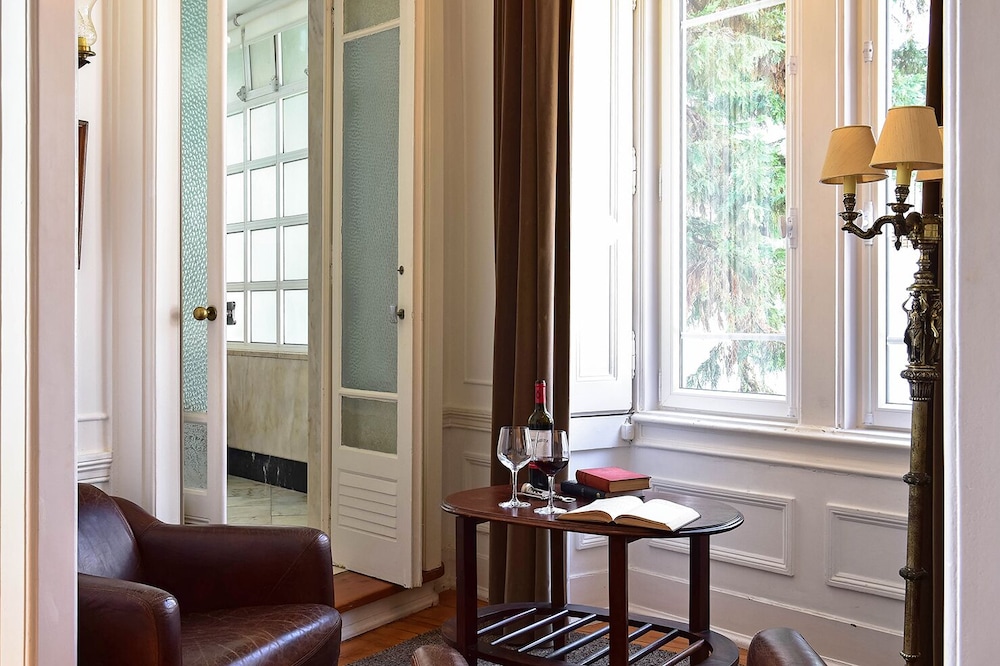 Charm Room - Photo 12