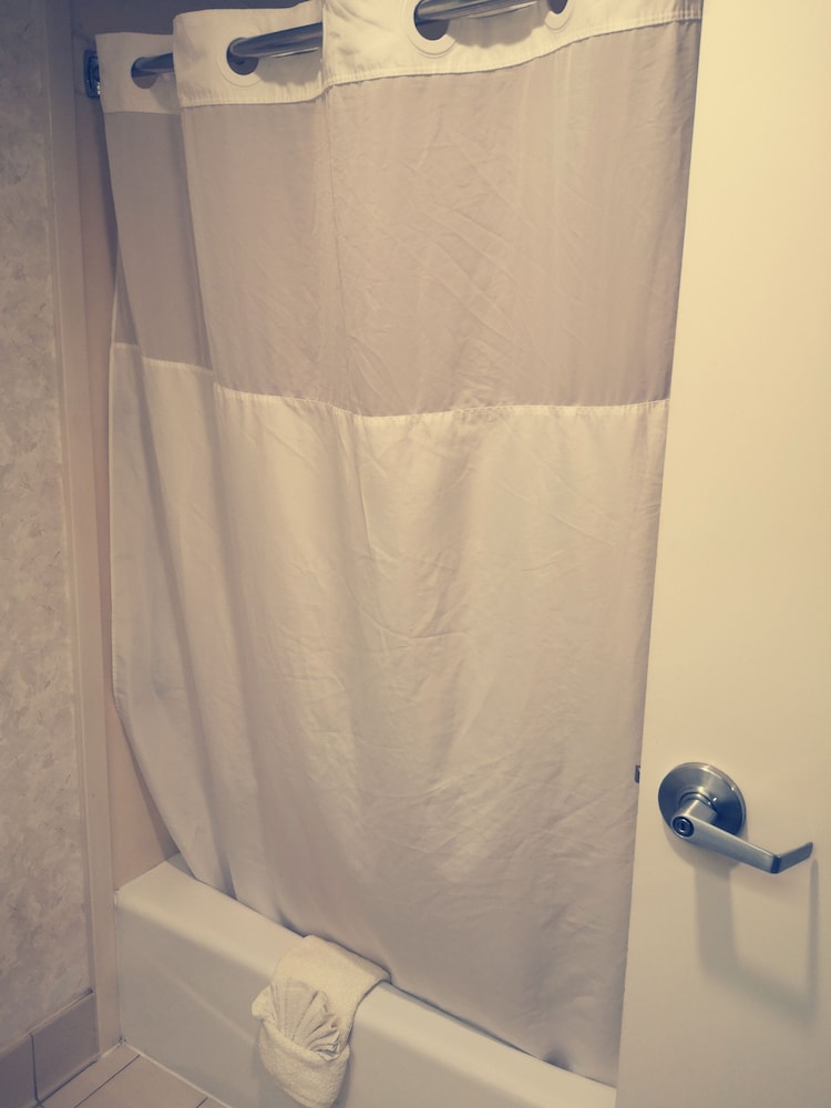 Deluxe Room, 1 King Bed, Non Smoking - Photo 4