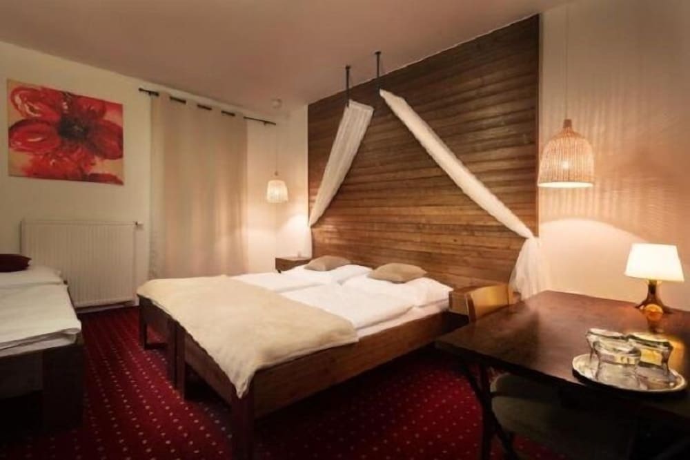 Basic Triple Room