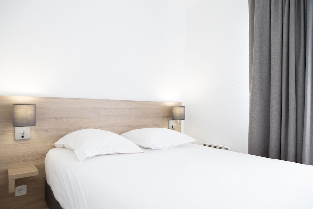 Standard Room, 1 Double Bed with Sofa bed, Non Smoking - Photo 5